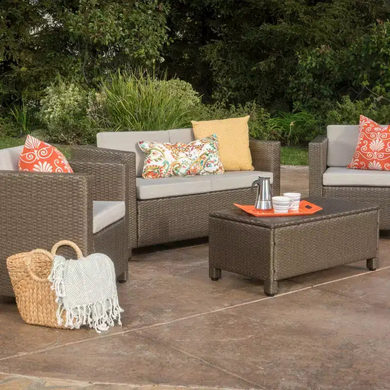 Christopher Knight Home Paddy Verstellbare Gartenliege aus Rattan und Eisen mit Abdeckung